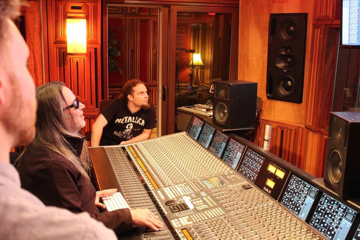 The @sslaudio Duality 48 channel SE-V3 bridges the gap between analog and digital! Train on it @rlangstudiosacademy @robertlangstudio